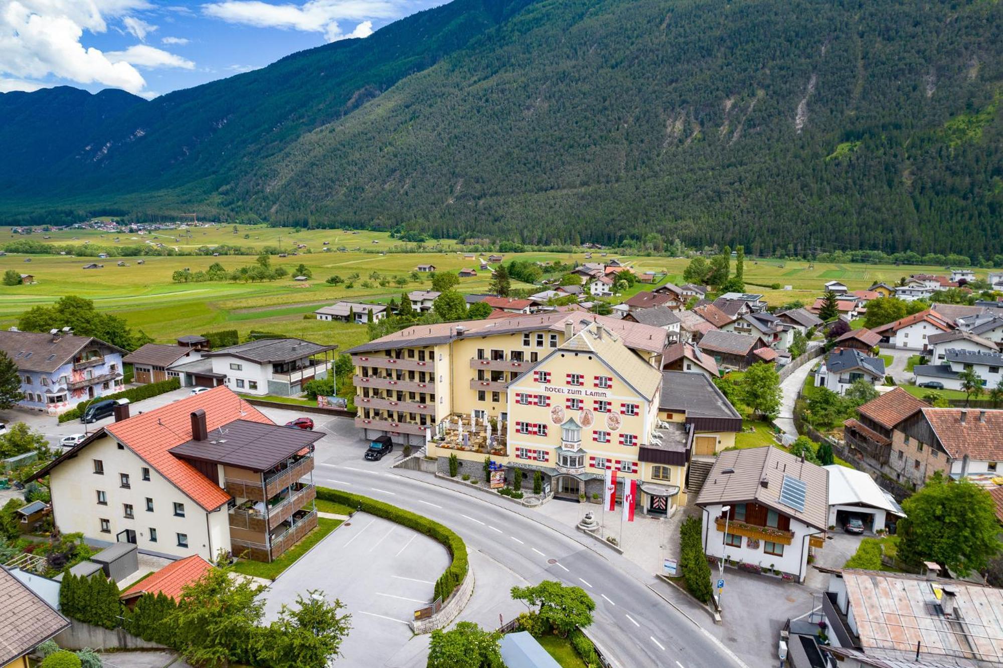 Hotel Zum Lamm Tarrenz Eksteriør bilde